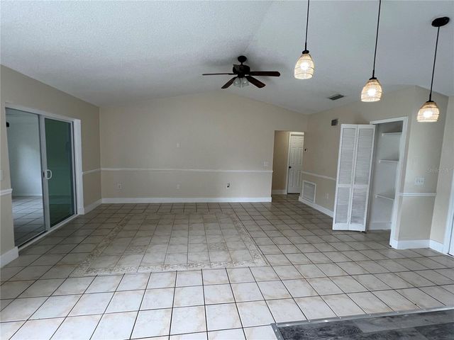 6 E THRUSH STREET, Apopka, FL 32712
