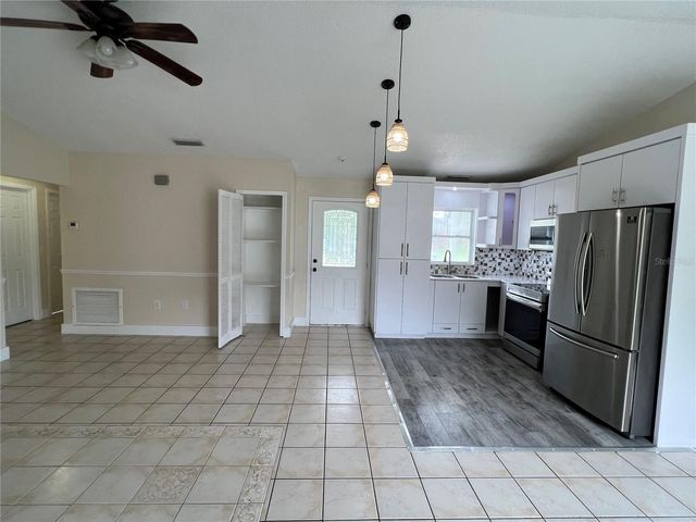 6 E THRUSH STREET, Apopka, FL 32712