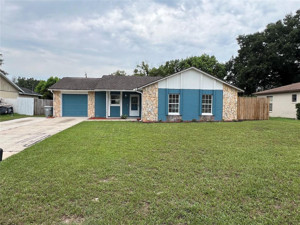 6 E THRUSH STREET, Apopka, FL 32712