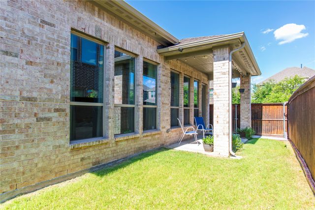 2280 Washington Drive, Carrollton, TX 75010
