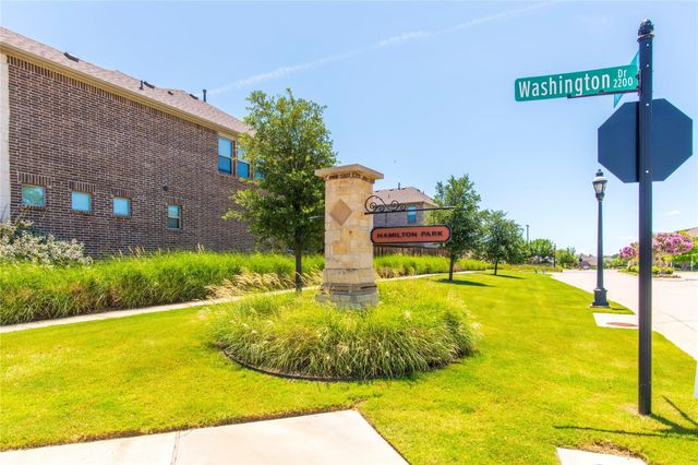 2280 Washington Drive, Carrollton, TX 75010