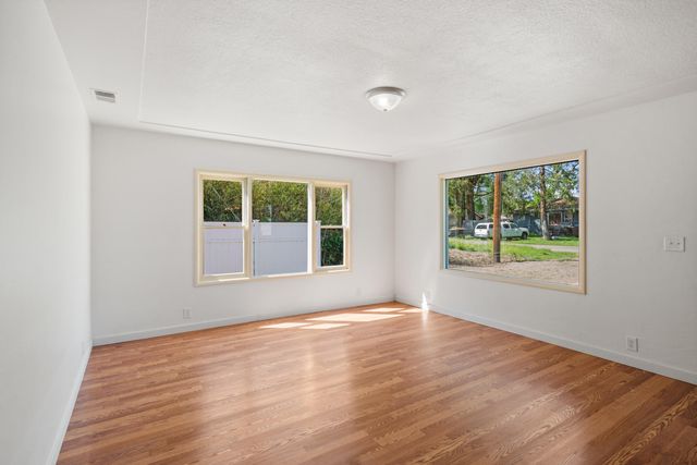 62 Winema Way, Medford, OR 97501