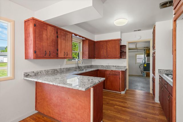 62 Winema Way, Medford, OR 97501