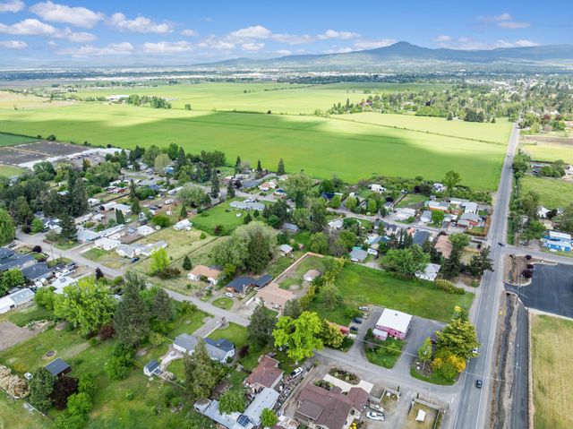 62 Winema Way, Medford, OR 97501