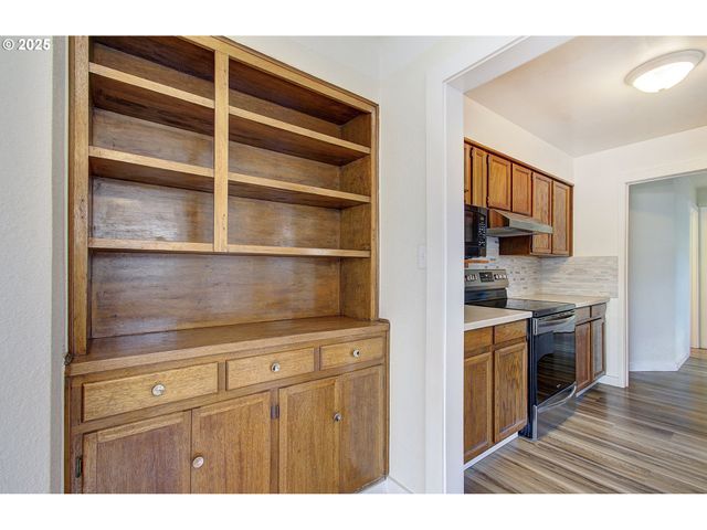 2787 MARYLAND St, Longview, WA 98632