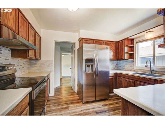 2787 MARYLAND St, Longview, WA 98632