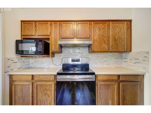 2787 MARYLAND St, Longview, WA 98632