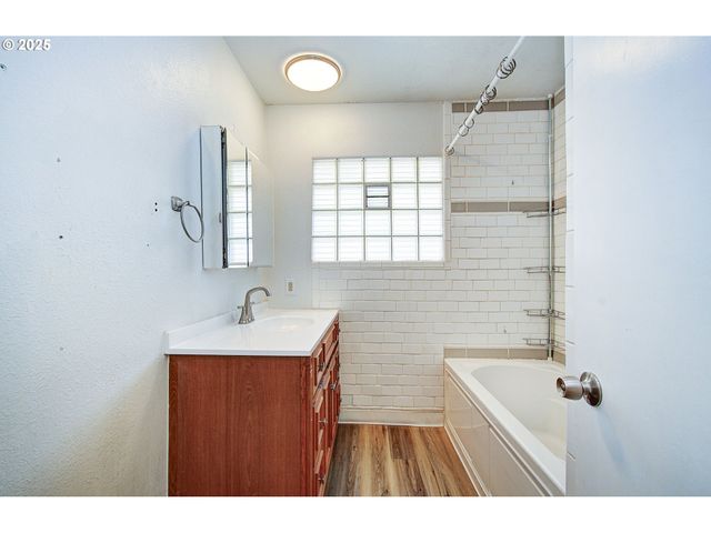 2787 MARYLAND St, Longview, WA 98632