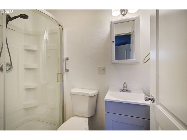 2787 MARYLAND St, Longview, WA 98632