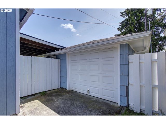 2787 MARYLAND St, Longview, WA 98632