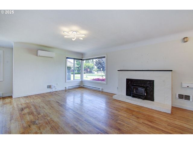 2787 MARYLAND St, Longview, WA 98632