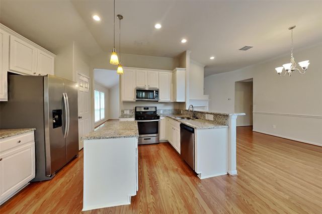 175 Merryweather Place, Conroe, TX 77384