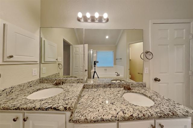 175 Merryweather Place, Conroe, TX 77384