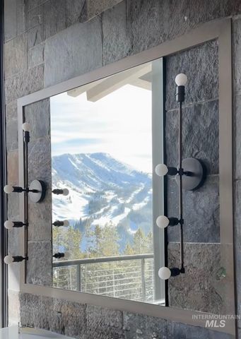 2165 N Palaestra Ave, Eagle, ID 83616