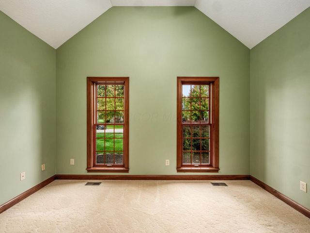 2702 Northmont Drive, Blacklick, OH 43004