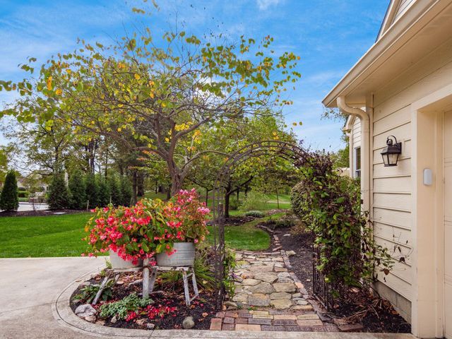 2702 Northmont Drive, Blacklick, OH 43004