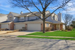 1447 Club Drive A, Glendale Heights, IL 60139