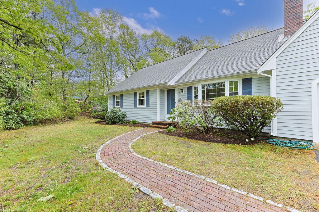 8 Bay Pine Road, Harwich, MA 02645