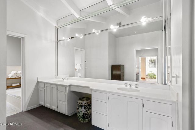 84 Biltmore Estates --, Phoenix, AZ 85016