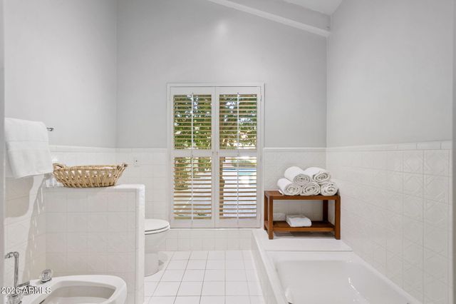 84 Biltmore Estates --, Phoenix, AZ 85016