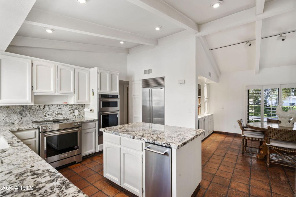 Image 16 of property listing at 84 Biltmore Estates --, Phoenix, AZ 85016