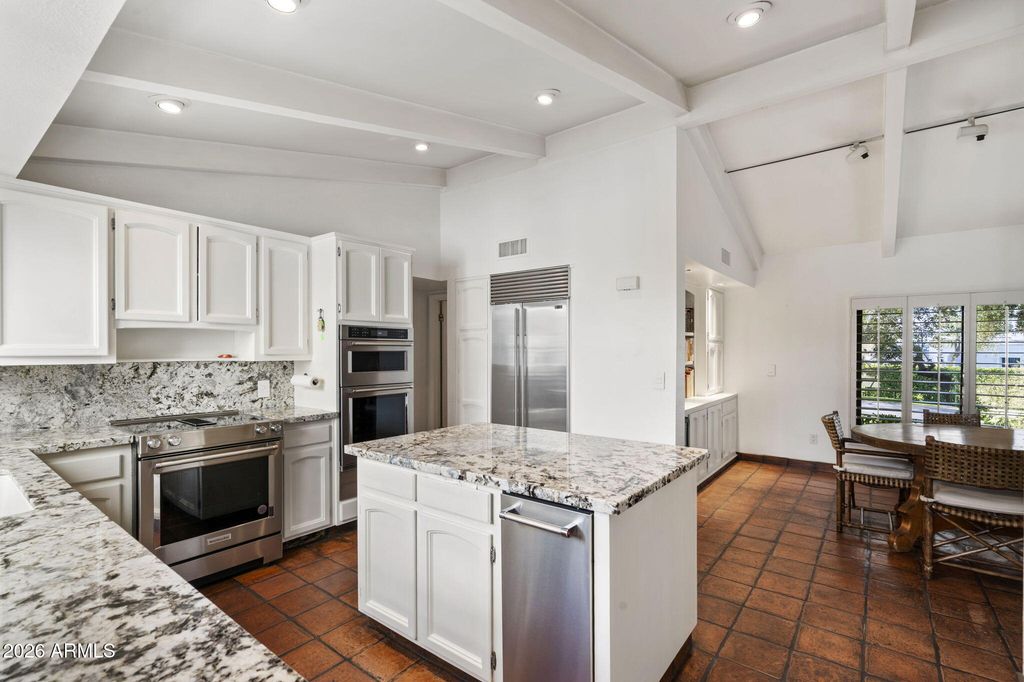 Image 18 of property listing at 84 Biltmore Estates --, Phoenix, AZ 85016