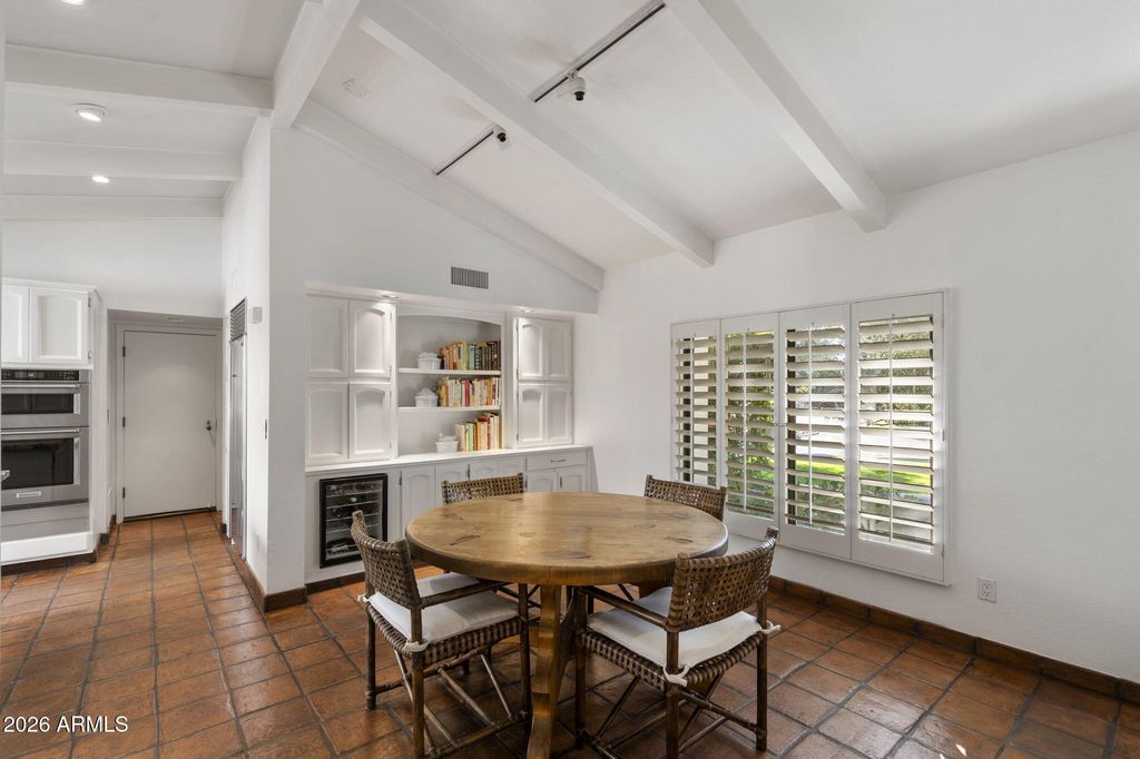 Image 19 of property listing at 84 Biltmore Estates --, Phoenix, AZ 85016