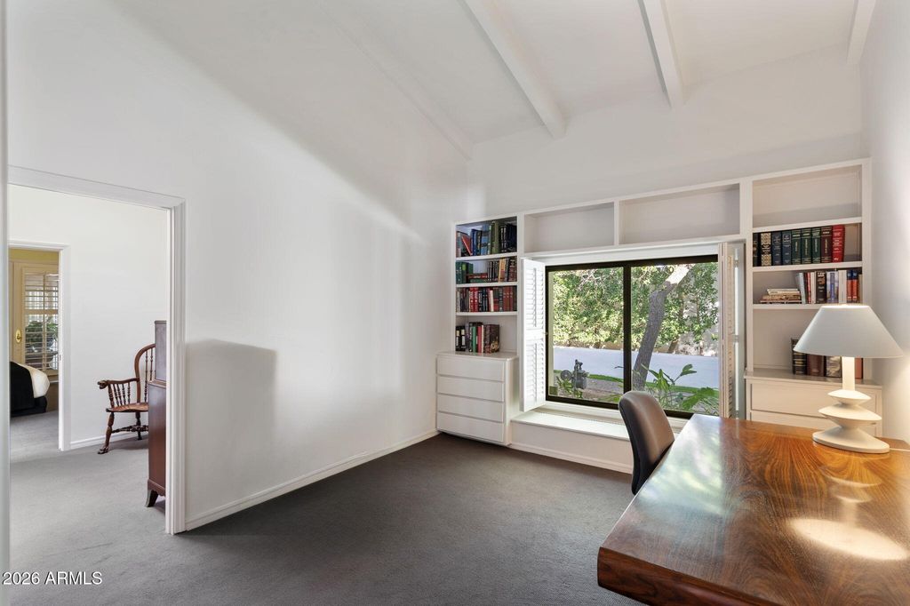 Image 32 of property listing at 84 Biltmore Estates --, Phoenix, AZ 85016