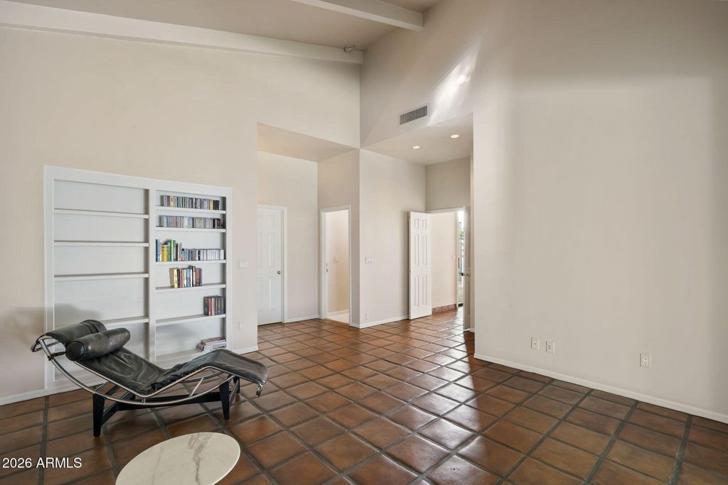 Image 34 of property listing at 84 Biltmore Estates --, Phoenix, AZ 85016