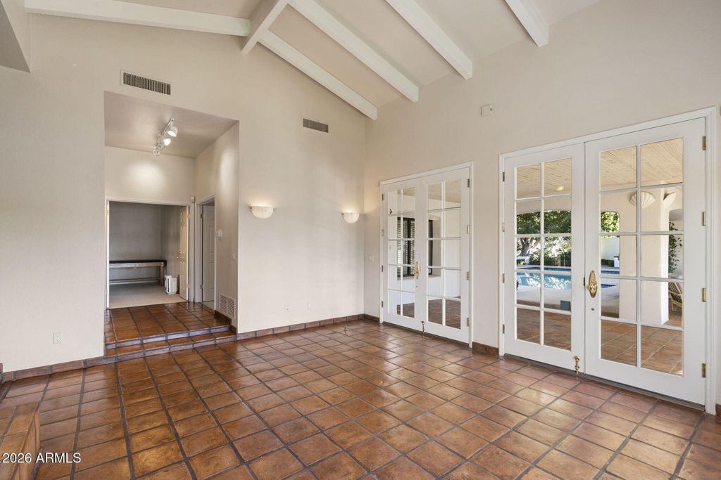 Image 40 of property listing at 84 Biltmore Estates --, Phoenix, AZ 85016