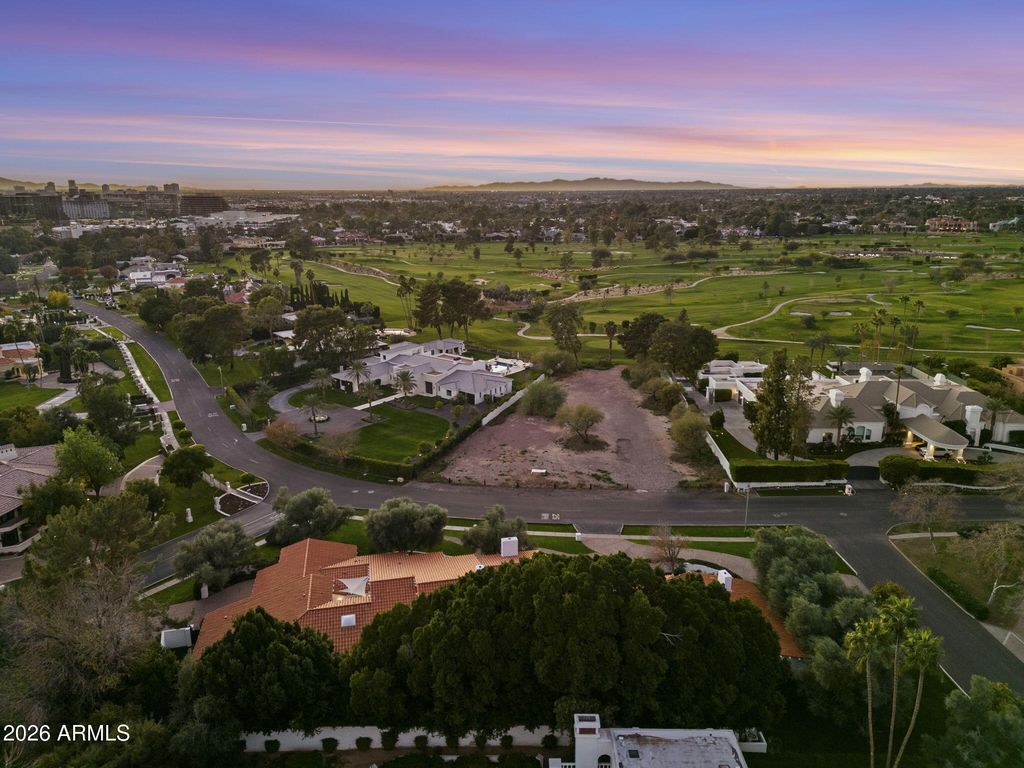 Image 59 of property listing at 84 Biltmore Estates --, Phoenix, AZ 85016