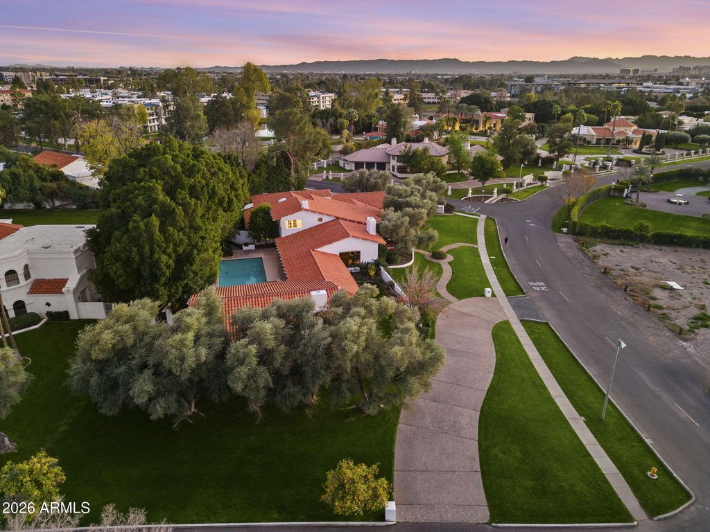 Image 60 of property listing at 84 Biltmore Estates --, Phoenix, AZ 85016