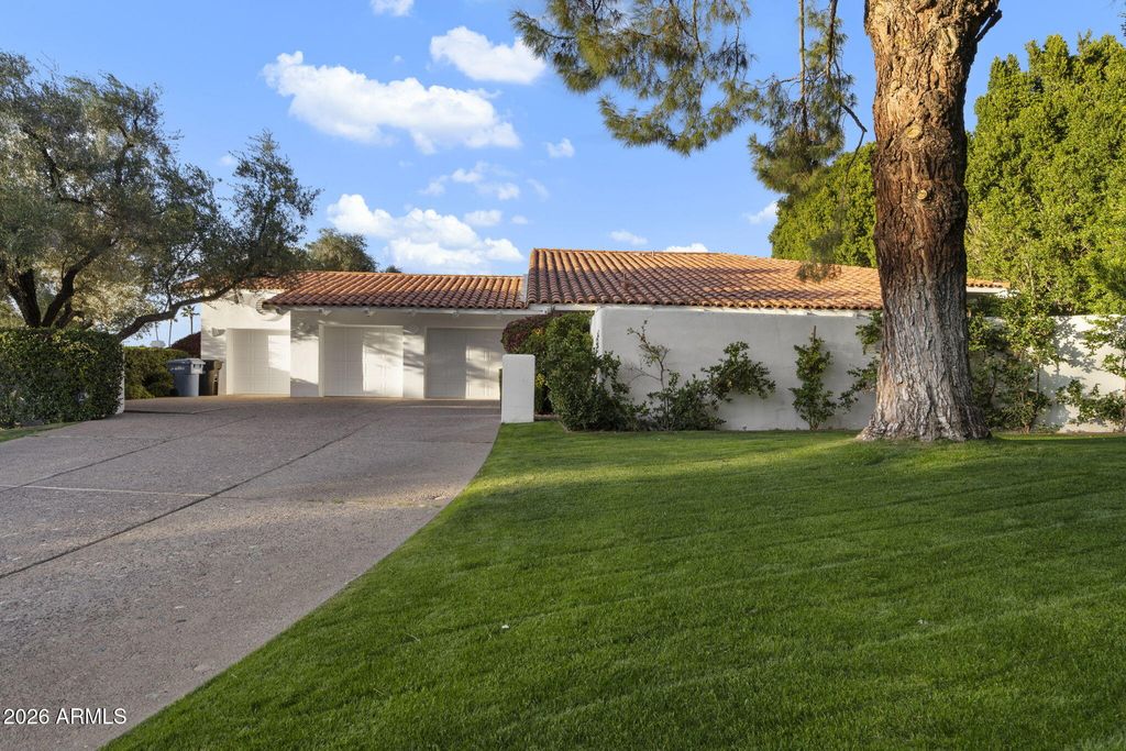 Image 61 of property listing at 84 Biltmore Estates --, Phoenix, AZ 85016