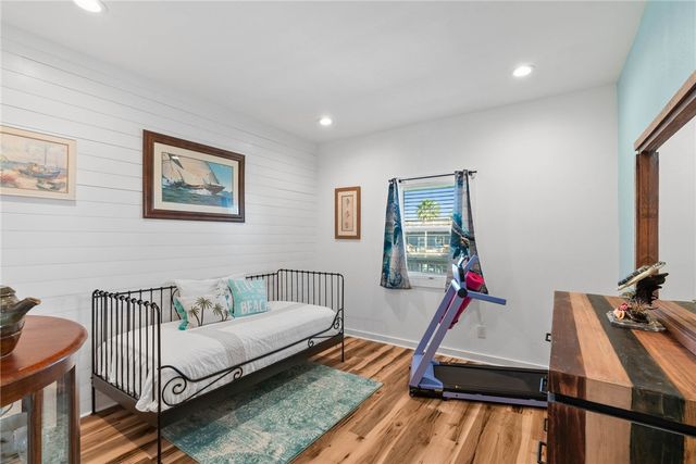 121 Las Palmas Dr, Corpus Christi, TX 78418