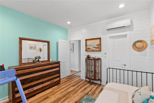 121 Las Palmas Dr, Corpus Christi, TX 78418