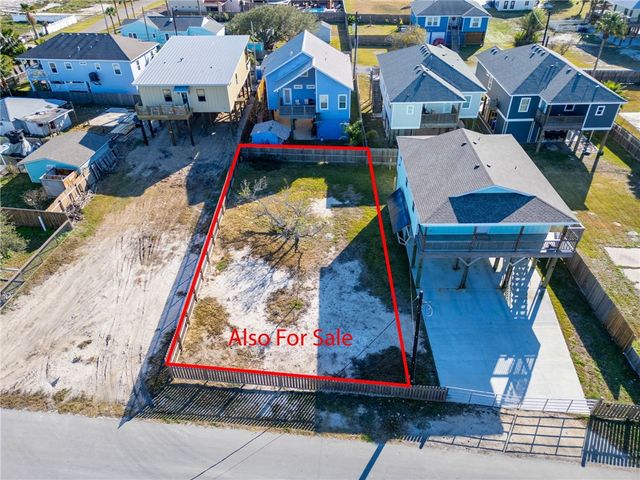 121 Las Palmas Dr, Corpus Christi, TX 78418