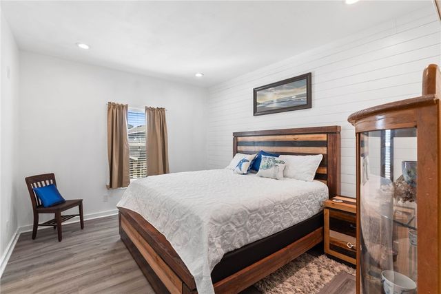 121 Las Palmas Dr, Corpus Christi, TX 78418