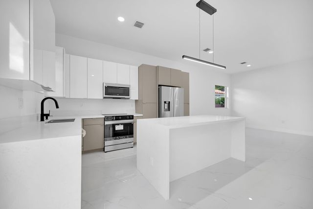 2531 NW 14th Court, Fort Lauderdale, FL 33311