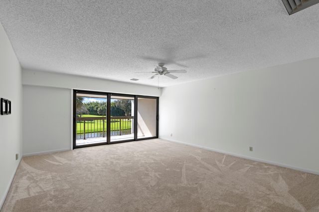 2435 Presidential Way E, West Palm Beach, FL 33401