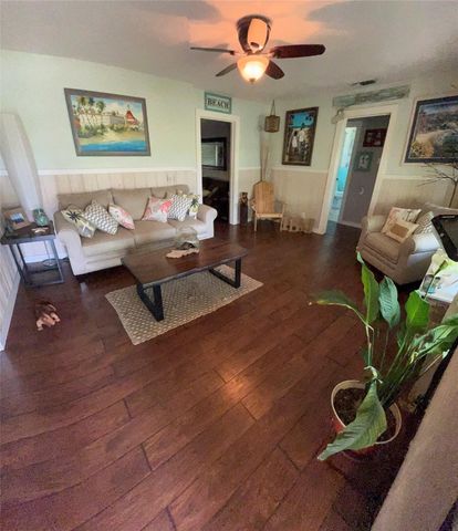 209 Marquette Avenue, Azle, TX 76020