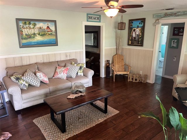 209 Marquette Avenue, Azle, TX 76020