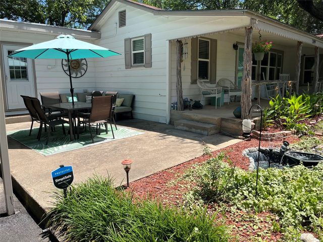 209 Marquette Avenue, Azle, TX 76020