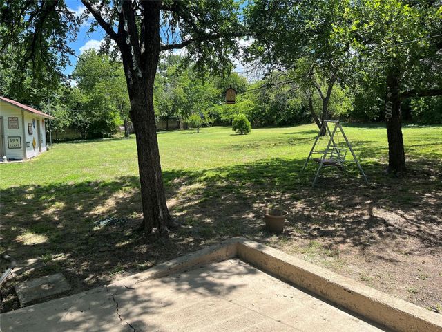 209 Marquette Avenue, Azle, TX 76020