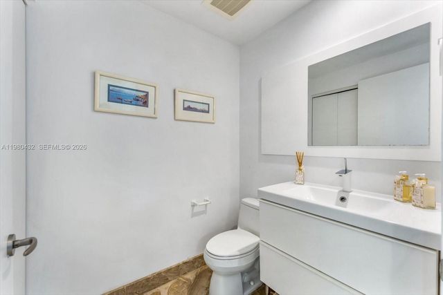 901 Brickell Key Blvd 1409, Miami, FL 33131