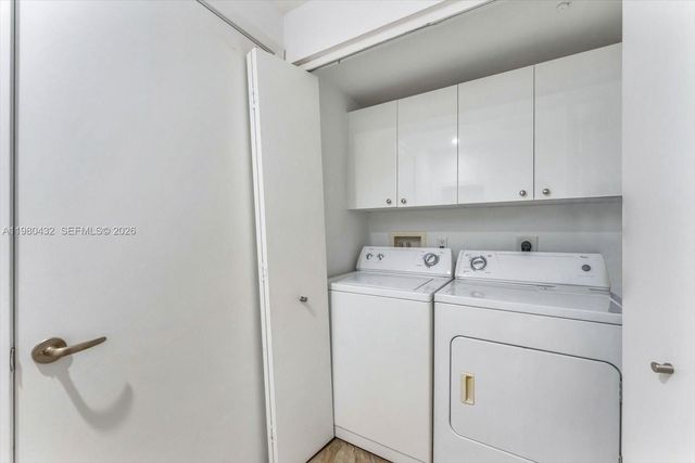 901 Brickell Key Blvd 1409, Miami, FL 33131