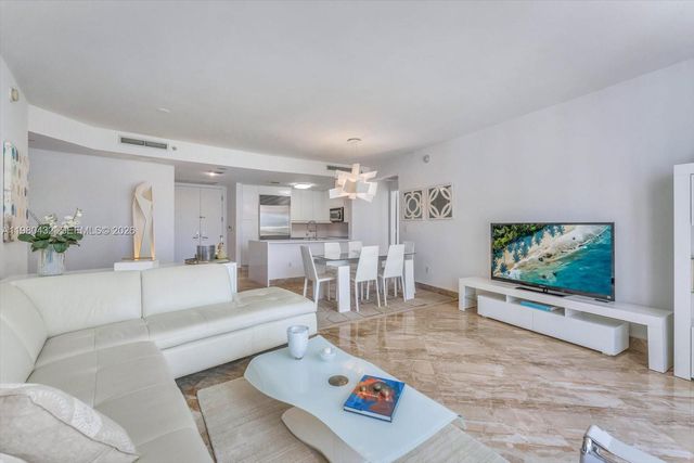 901 Brickell Key Blvd 1409, Miami, FL 33131