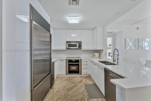 901 Brickell Key Blvd 1409, Miami, FL 33131