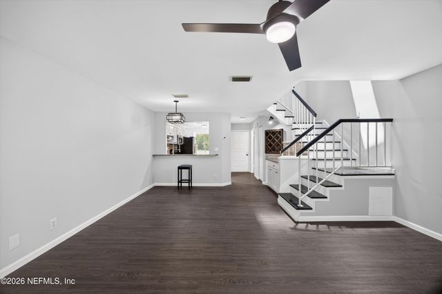 7701 BAYMEADOWS Circle W 1074, Jacksonville, FL 32256