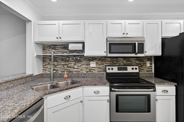 7701 BAYMEADOWS Circle W 1074, Jacksonville, FL 32256