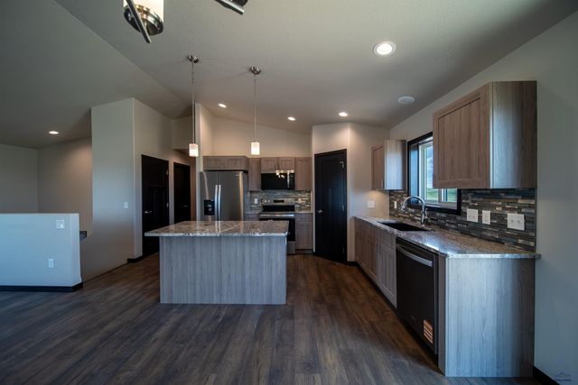 417 CONSTITUTION BLVD, Box Elder, SD 57719